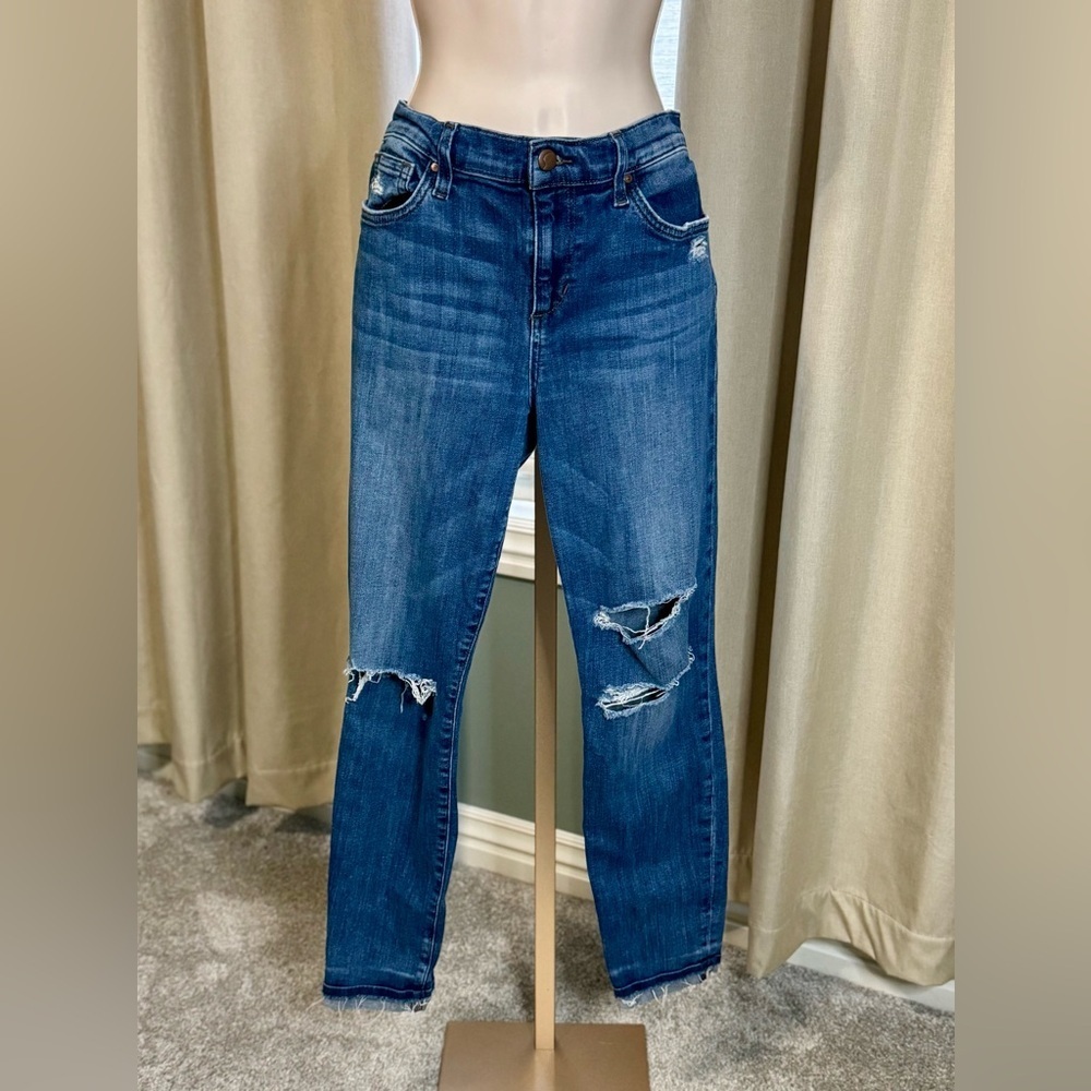 Joe’s Jeans Skinny Distressed Size 31 (fits 10 best)